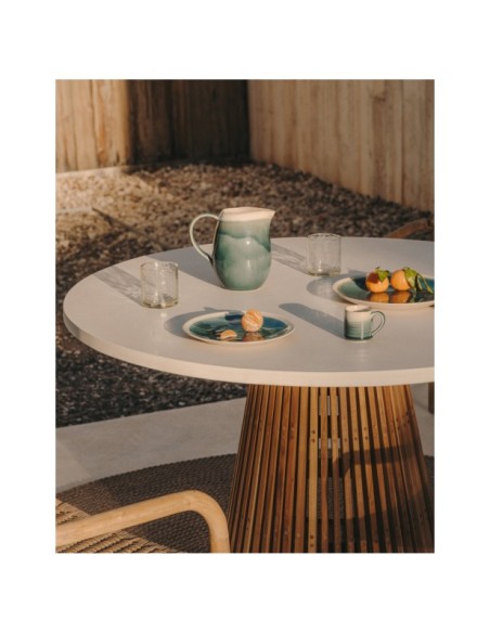 Mesa redonda de exterior Alcaufar de madera maciza de teca y cemento gris Ø 90 cm - Kave Home
