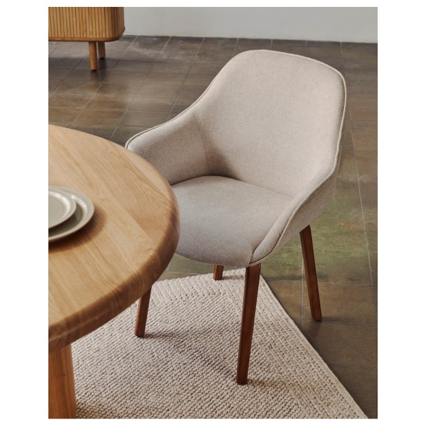 Silla Aleli de chenilla beige y patas...