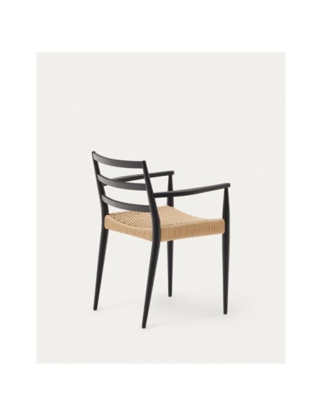Silla Analy con reposabrazos madera maciza de roble acabado negro asiento cuerda FSC 100% - Kave Home