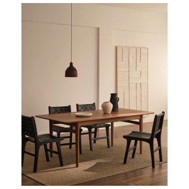 Silla Calixta de piel y madera maciza...