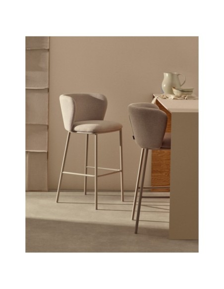 Taburete Ciselia de chenilla beige y acero beige altura 75 cm FSC Mix Credit - Kave Home