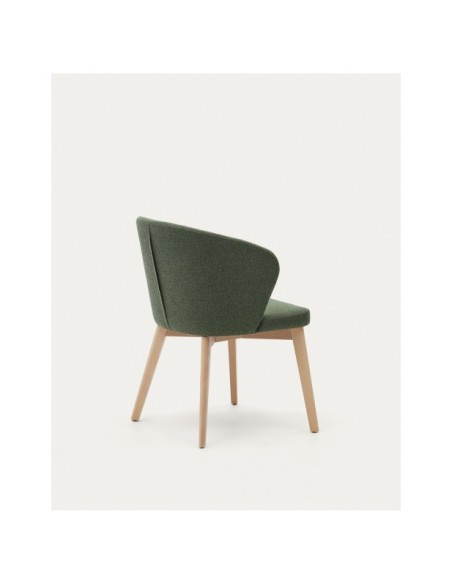 Silla Darice de chenilla verde y madera maciza de haya con acabado natural FSC 100% - Kave Home
