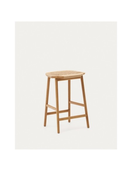 Taburete Enit de cuerda papel beige y madera maciza de roble acabado natural 65cm FSC Mix Credit - Kave Home