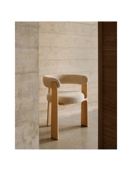 Silla Granite de 3 patas de chenilla beige y madera maciza fresno acabado natural FSC 100% - Kave Home