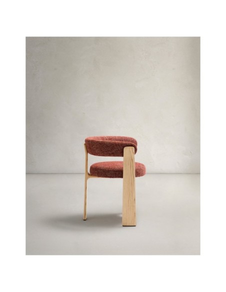 Silla Granite de 3 patas chenilla terracota y madera maciza fresno acabado natural FSC 100% - Kave Home