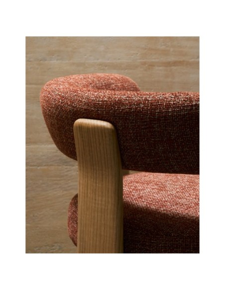 Silla Granite de 3 patas chenilla terracota y madera maciza fresno acabado natural FSC 100% - Kave Home