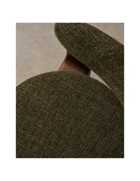 Silla Granite de 3 patas de chenilla verde y madera maciza fresno acabado nogal FSC 100% - Kave Home