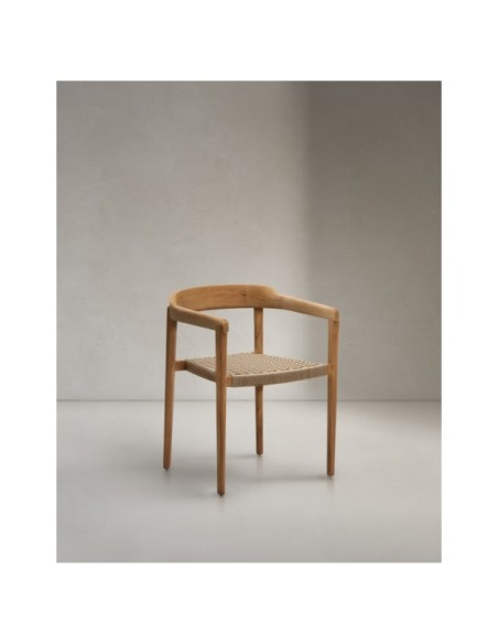 Silla apilable Icaro de madera maciza de teca con acabado natural y cuerda beige FSC 100% - Kave Home