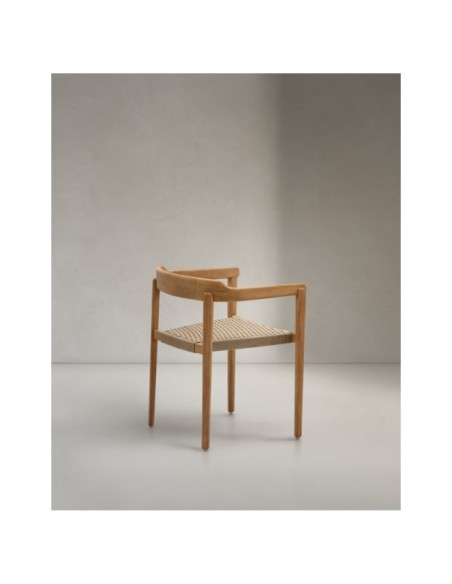 Silla apilable Icaro de madera maciza de teca con acabado natural y cuerda beige FSC 100% - Kave Home