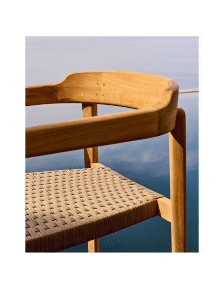 Silla apilable Icaro de madera maciza de teca con acabado natural y cuerda beige FSC 100% - Kave Home