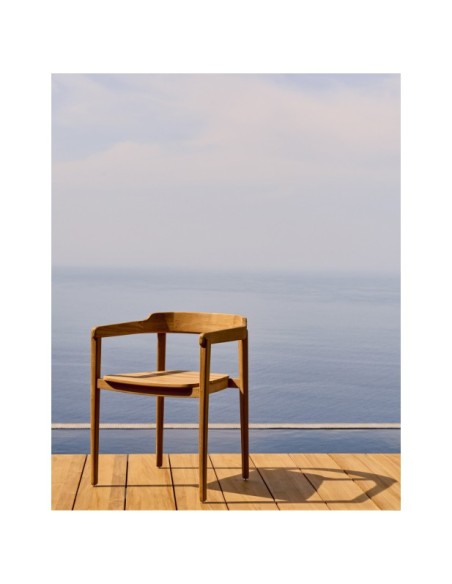 Silla apilable Icaro de madera maciza de teca con acabado natural FSC 100% - Kave Home