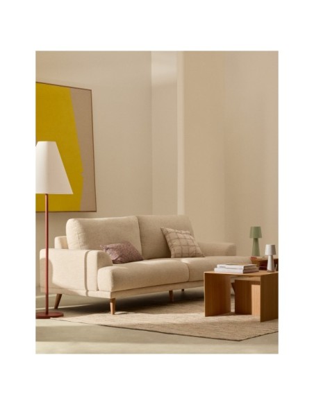 Sofá Karin 2 plazas de chenilla beige y patas de madera maciza de haya 210 cm - Kave Home