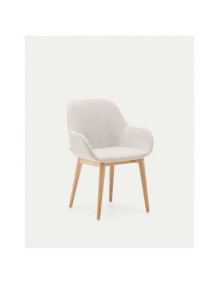 Silla Konna beige y patas de madera maciza de fresno acabado natural - Kave Home