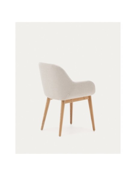 Silla Konna beige y patas de madera maciza de fresno acabado natural - Kave Home