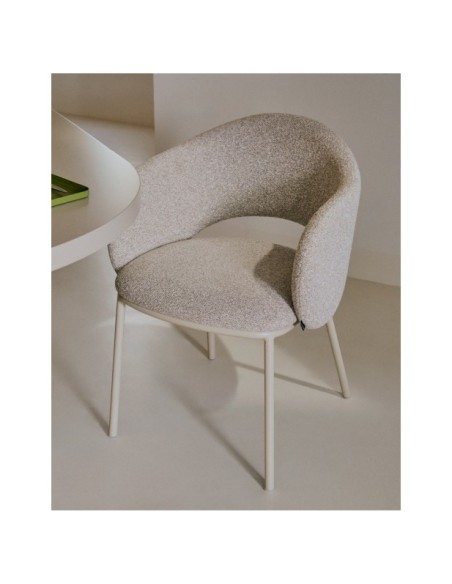 Silla Maina de chenilla gruesa beige y patas de acero con acabado beige FSC Mix Credit - Kave Home