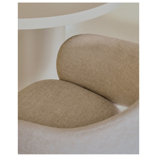 Silla Maina de chenilla beige y patas...