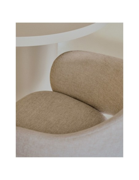 Silla Maina de chenilla beige y patas de acero con acabado beige FSC Mix Credit - Kave Home