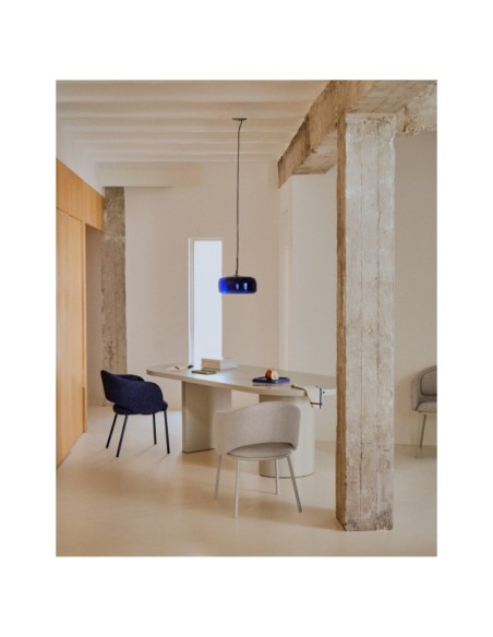 Silla Maina de chenilla beige y patas de acero con acabado beige FSC Mix Credit - Kave Home