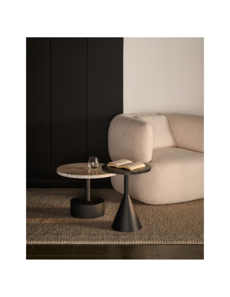 Butaca giratoria con cojín Martina de borreguito crudo FSC Mix Credit - Kave Home