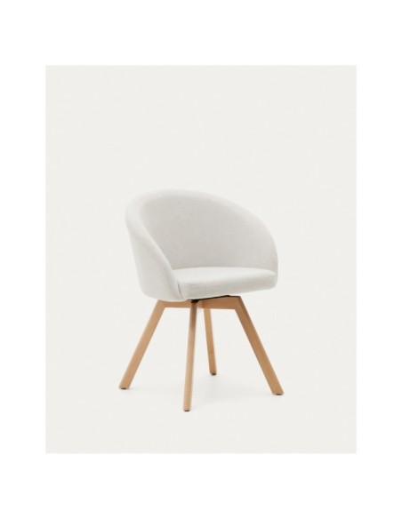 Silla giratoria Marvin chenilla beige y patas de madera maciza de haya acabado natural FSC 100% - Kave Home