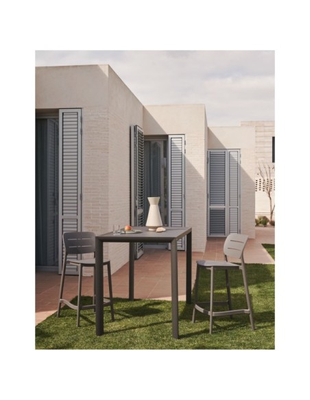 Taburete de exterior apilable Morella gris altura 65 cm - Kave Home
