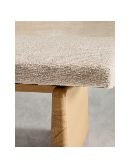 Banco Topaz de chenilla beige y madera maciza de fresno con acabado natural 150cm FSC 100% - Kave Home