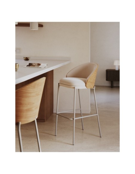 Taburete Eamy chenilla beige, chapado en fresno acabado natural y metal beige altura 77 cm - Kave Home