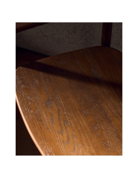 Silla Fondes de madera maciza de roble con acabado nogal FSC Mix Credit - Kave Home