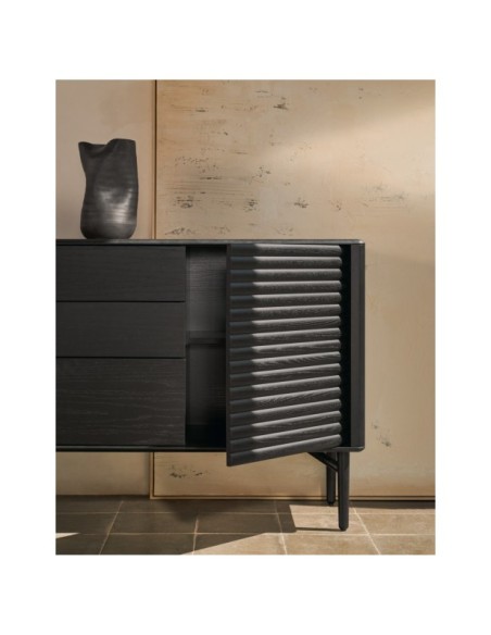 Aparador Lenon 3 puertas y 3 cajones madera maciza y chapa roble negro 200x86cm FSC Mix Credit - Kave Home