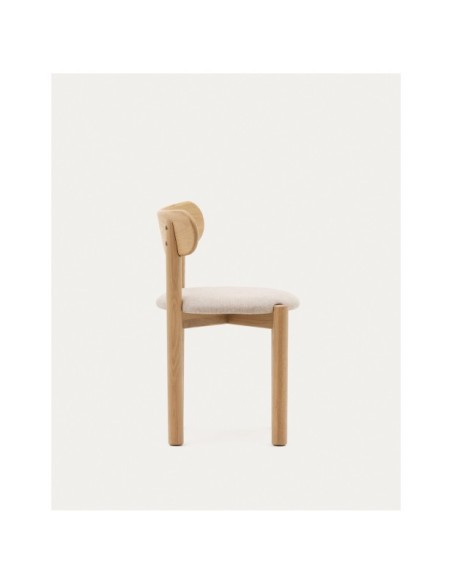 Silla Nebai chenilla beige estructura madera maciza roble acabado natural FSC MIX Credit - Kave Home