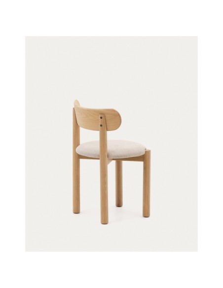 Silla Nebai chenilla beige estructura madera maciza roble acabado natural FSC MIX Credit - Kave Home