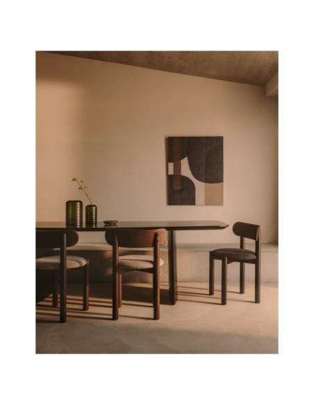 Silla Nebai de chenilla negra estructura madera maciza roble acabado negro FSC MIX Credit - Kave Home