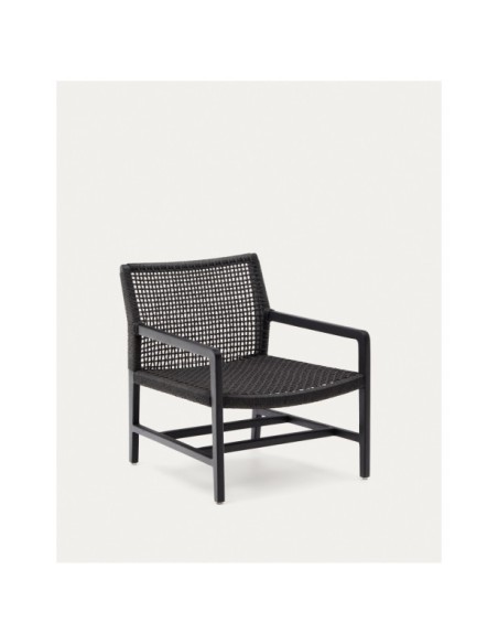 Sillón Sabolla de madera maciza de teca con acabado negro - Kave Home
