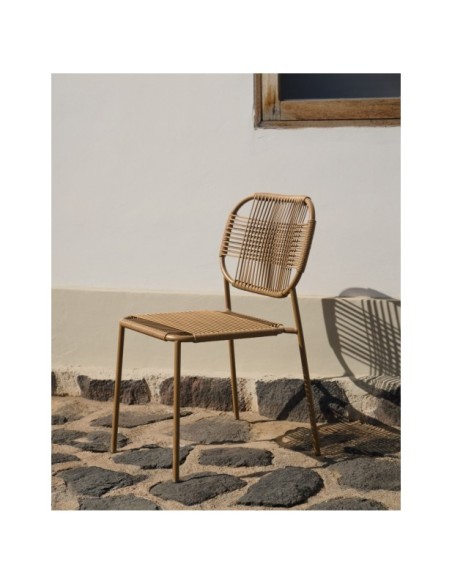 Silla de exterior apilable Talaier de cuerda sintética y acero galvanizado acabado marrón - Kave Home