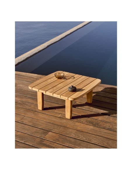 Mesa auxiliar Tirant de madera maciza de teca FSC 100% 70 x 70 cm - Kave Home
