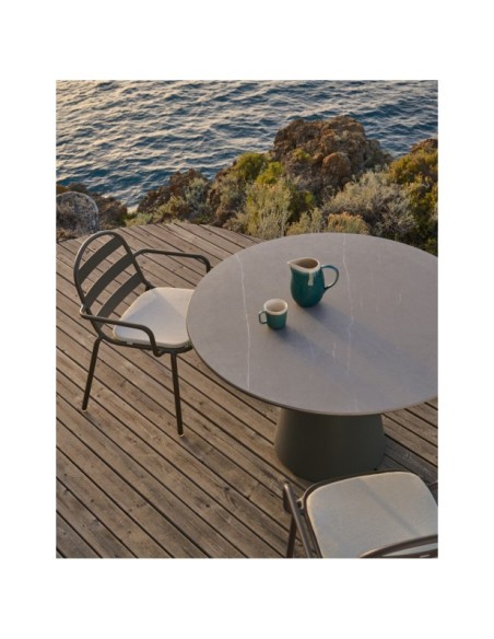 Mesa de exterior Tudons de aluminio y sobre cerámico verde Ø120 cm - Kave Home